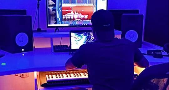 Im Music Producer and Mixer - Alejandro Santoyo