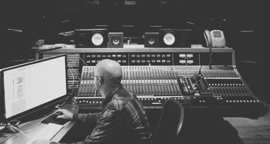 Mixing Engineer - Michael Pratt
