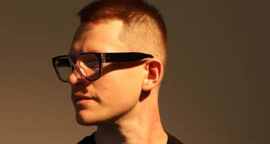 Pop/EDM vocalist - Che Paxin