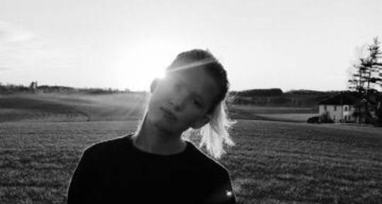 topliner, vocalist, guitarist - Julianne Aurora