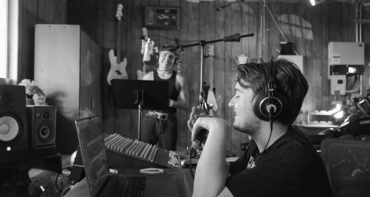 Pop/RnB Record Producer - Danny Outro