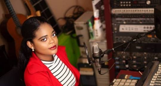 Songwriter, Topliner - Brianna