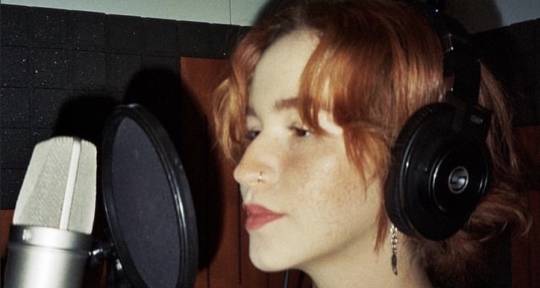 Versatile Female Vocalist - Maddie Barker