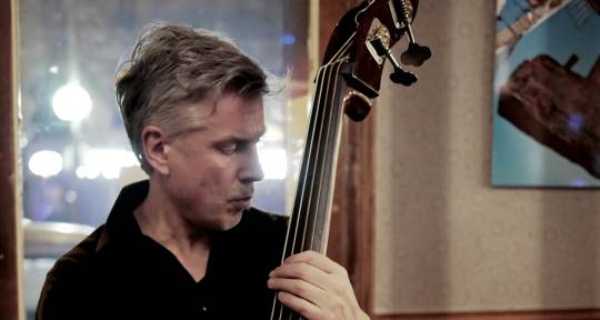 Bassiste, claviers, arrangeur, - Laumiles