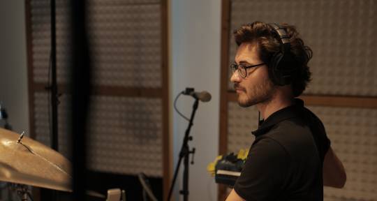 Pro session Drummer and Perc - David Guy