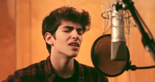 Pro Vocalist | 50M+ Streams - Anish Baraily