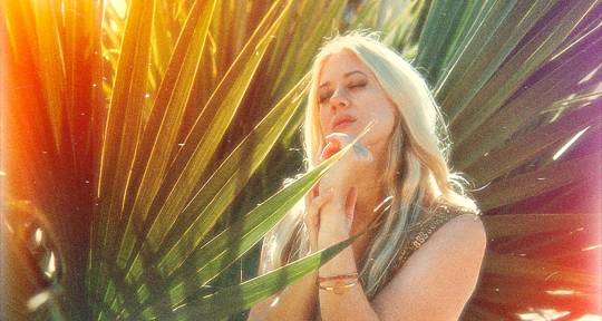 Grammy Award Winning Singer - Sarah Goode