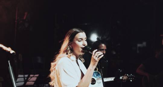 Pop Session Vocalist - Valentina S.
