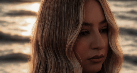 Neo-soul/R&B singer/songwriter - Sevi Sala
