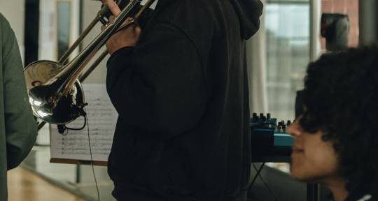 session trombonist/mix Inginee - Willyz