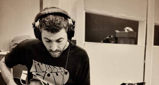 session bass player - Mariano Dominguez