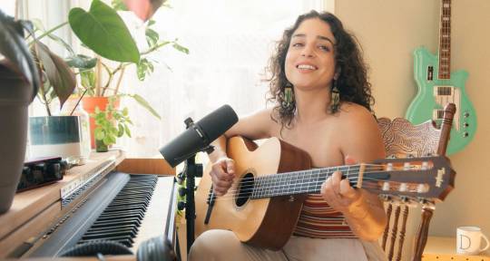 Singer/Songwriter - Danielle Angeloni