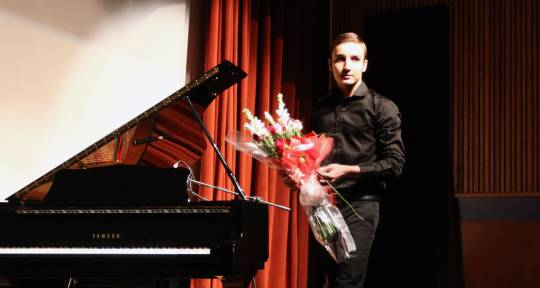 I play piano. I compose music. - Vesal