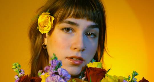 singer and songwriter - Gözde