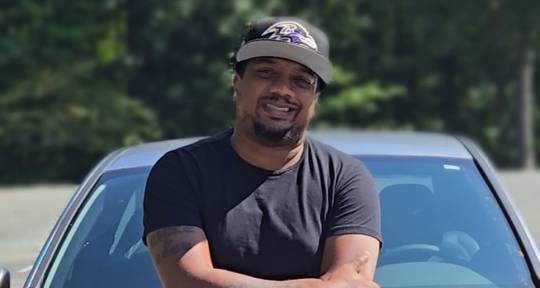  Audio Engineer and vocalist - Eric Wells