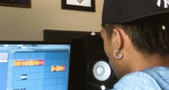 MUSIC PRODUCER  - LEE
