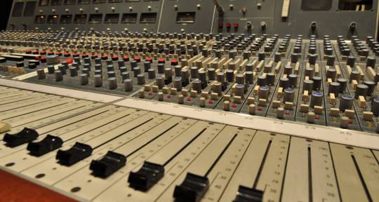 Mix/Mastering Engineer - Jesus C
