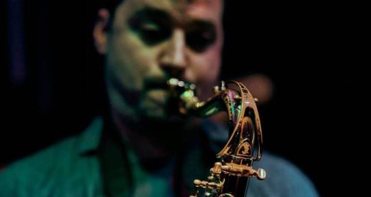 Sax/guitar session musician - Frankie "Ranks" Moniz