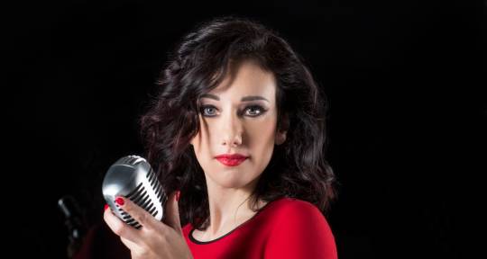 Singer/Songwriter - Samantha Emme
