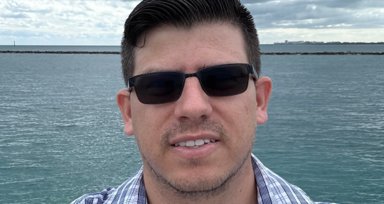 Songwriter | Composer SP/ EN - Edgar Cadena