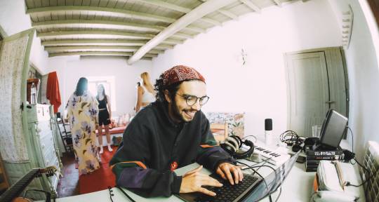 Producer/Songwriter/Guitarist - Alvar Mas