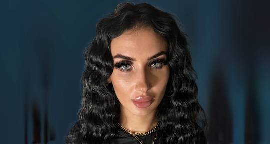 Songwriter Vocalist & Producer - HollyBear