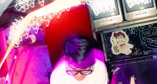 Guitar & piano/synth - Julieta Parra