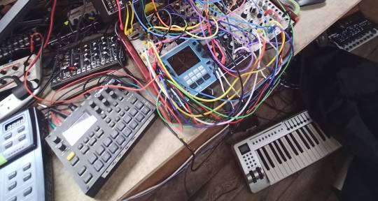 Electronic music producer - Lex Cousins (Jnr Hacskaw)