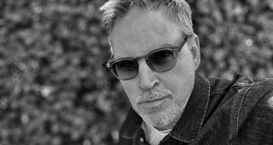 Vocals  Guitar  Mandolin  - Duane Gayle