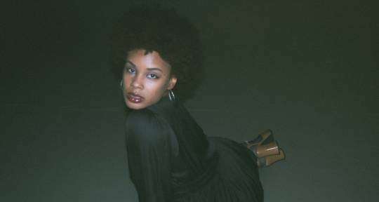 Singer, Songwriter - DAHLIA