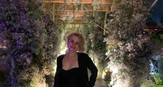 Lyrics in English and Spanish - Dash