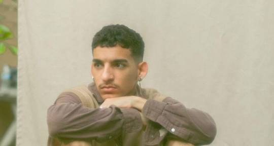 singer/song-writer #1 sad boy - Online Lover