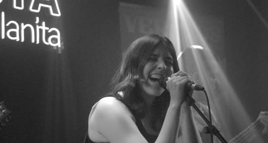 singer/songwriter, guitarist - Claramente