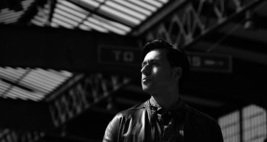 Bass that makes you feel good  - Carlos Mena