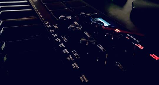 Electronic mixing engineer - Leith Krause