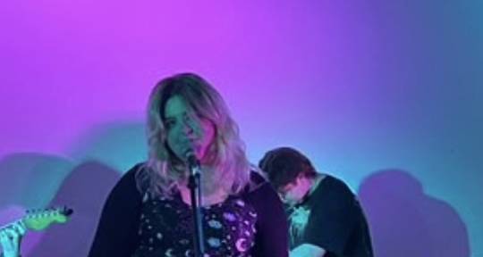 Singer, Songwriter, Topliner - Shelly