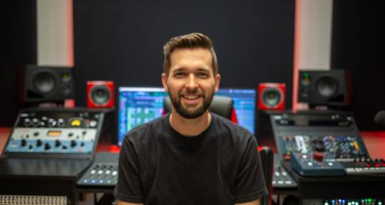 Country Producer - Jonathan Bell