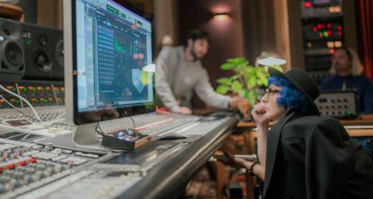 Singer, Songwriter, Producer - Nino Arobelidze