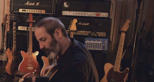 Guitarist/ Producer/ Composer - Mike Bloom