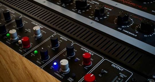 Analog Hardware Processing - Perfectly Sane Studio