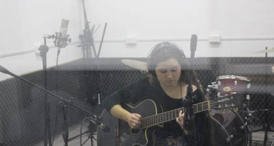 Composer, songwriter - Serena - Catalina Damann