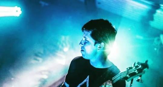 Bass player session musician - Germán Sandoval