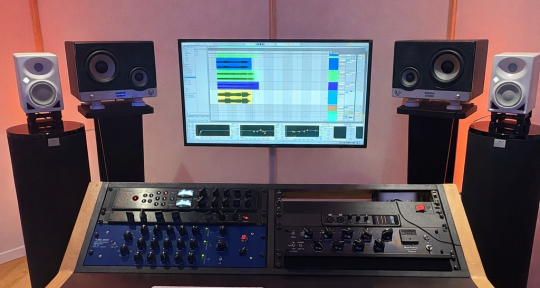 Finishing records with care - White Oak (Analog Mastering)