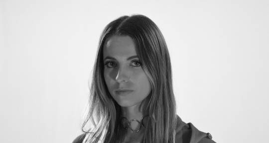 EDM Topliner / Indie Vocalist - Alivia