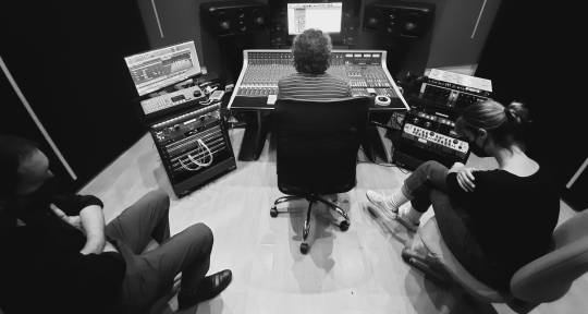 Mixing and Mastering Engineer - Dani Pernas