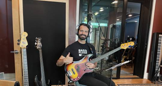 World-class session bassist - Martin Motnik