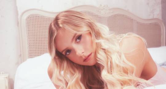 Pop Singer & Vocal Production - Chloe Adams