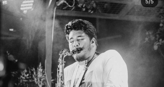 Tenor Saxophone Player - JB