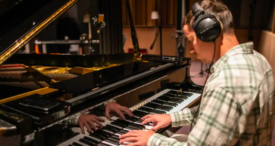 Music producer & sound design - Corentin Menard