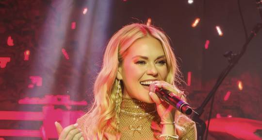 PRO Vocalist & Songwriter - Sarah Lenore